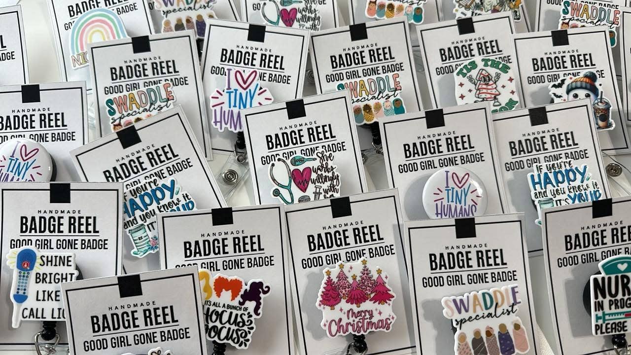 Cuff 'Em Goose Nurse Acrylic Retractable Badge Reel